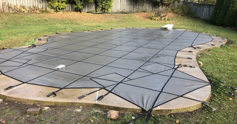 How to Choose the Right Pool Cover for Winter