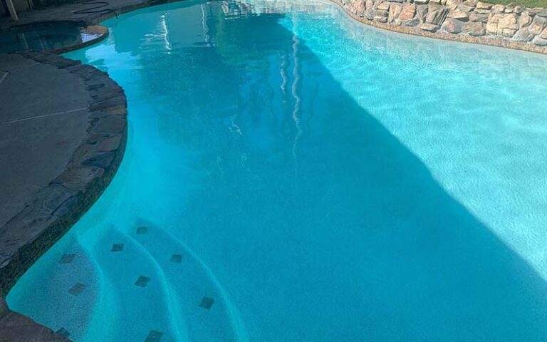 Saltwater Pool vs Chlorine Pool Differences